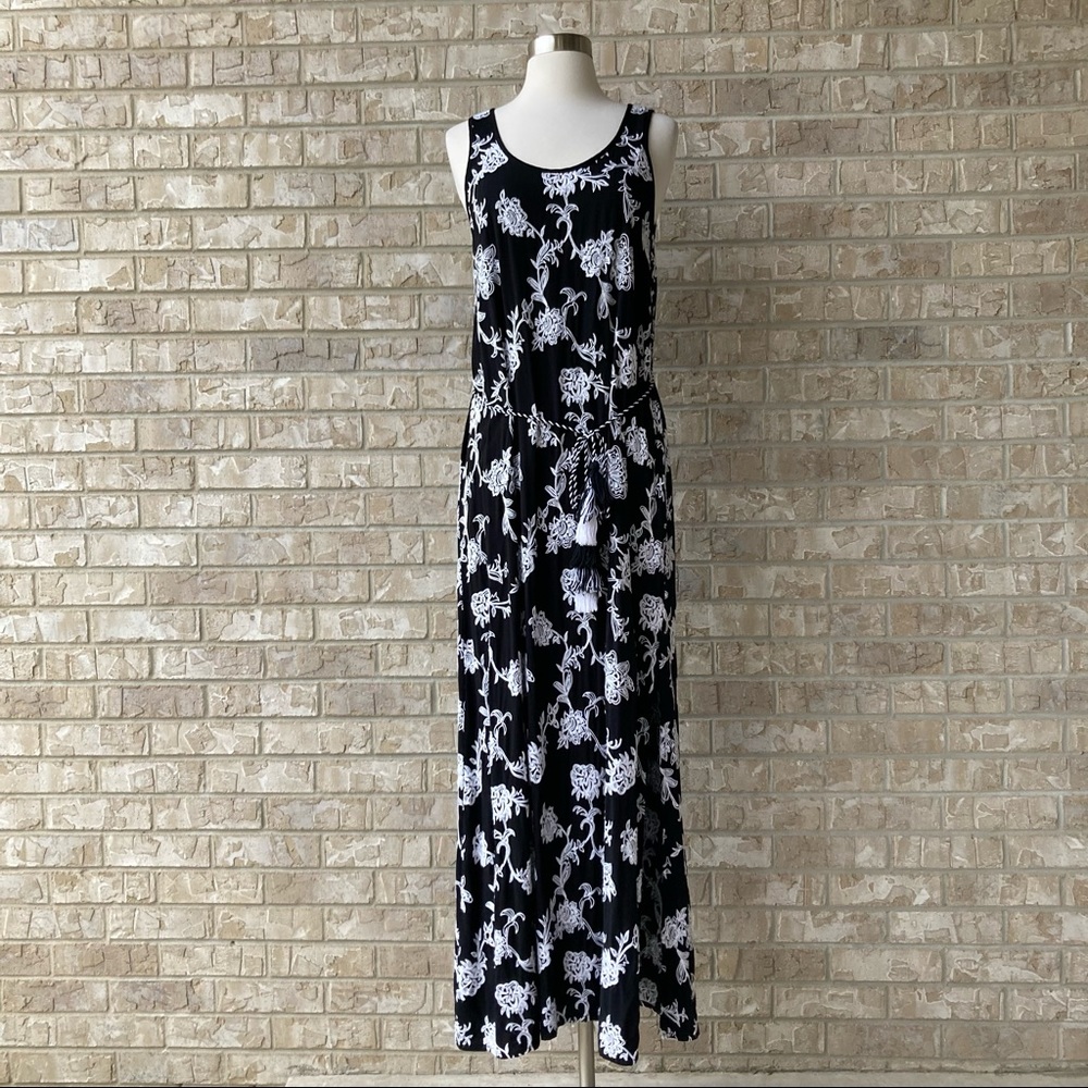 Karen Kane Long Dress Size M 🌸